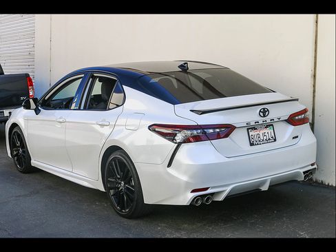 Used 2021 Toyota Camry XSE w/ Carpet Mat Package (TMS) FWD image 9
