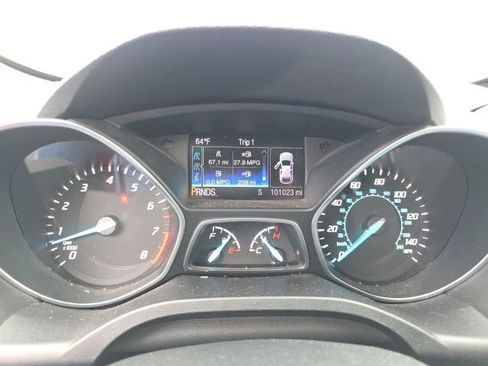 Used 2016 Ford Escape SE image 2