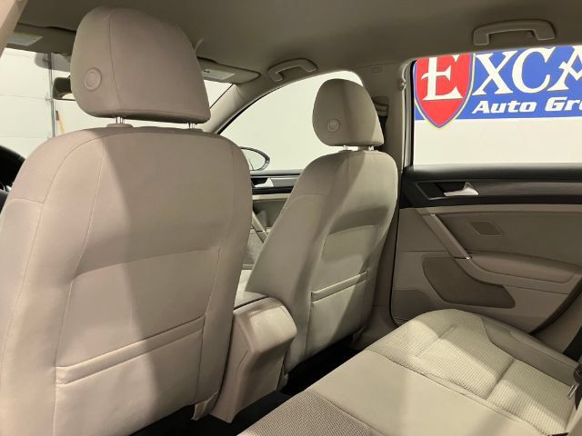 Used 2018 Volkswagen Golf S FWD image 36