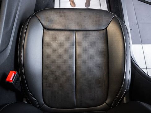 New 2025 Jeep Grand Cherokee L Limited w/ Luxury Tech Group II image 30