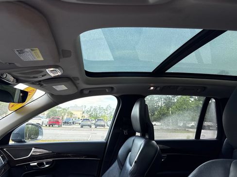 Used 2018 Volvo XC90 T5 Momentum w/ Convenience Package FWD image 7