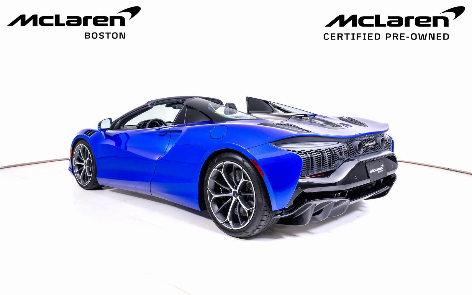 Used 2025 McLaren Artura Spider RWD image 5