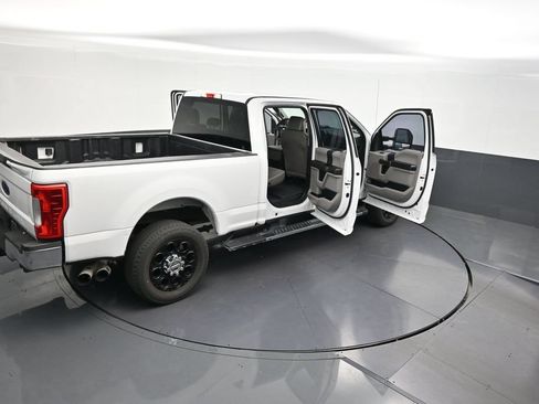 Used 2019 Ford F250 XL w/ Power Equipment Group AWD/4WD image 29