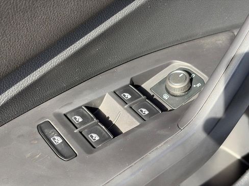 Certified 2024 Volkswagen Jetta SE FWD image 21