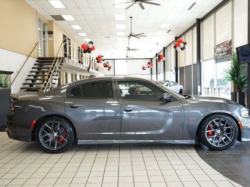 Used 2017 Dodge Charger R/T Scat Pack RWD image 18
