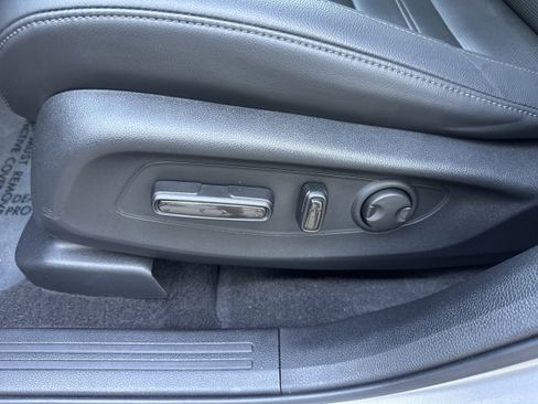 Used 2023 Honda CR-V EX-L image 6