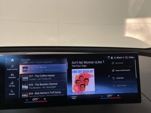 Used 2023 BMW iX xDrive50 w/ Premium Package image 15