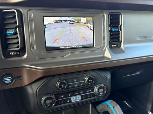 Used 2023 Ford Bronco Outer Banks AWD/4WD image 9
