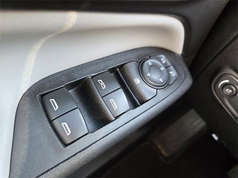 Used 2022 Chevrolet Equinox LT image 32