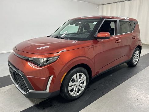 Certified 2023 Kia Soul LX image 5