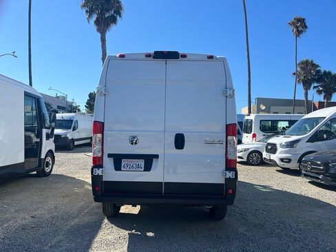 Used 2025 RAM ProMaster 2500 w/ Convenience Group FWD image 6