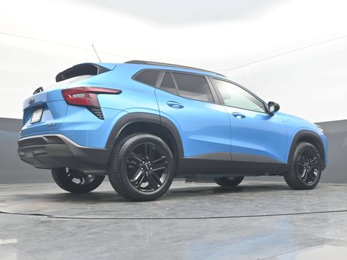 Used 2025 Chevrolet Trax ACTIV FWD image 28