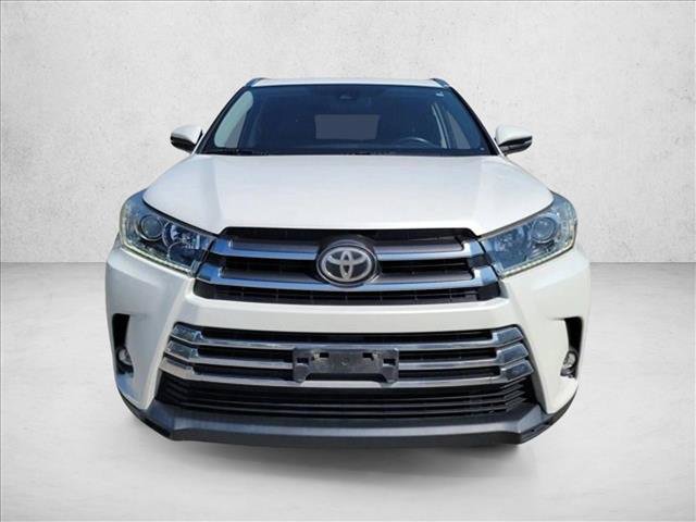 Used 2019 Toyota Highlander Limited FWD image 2