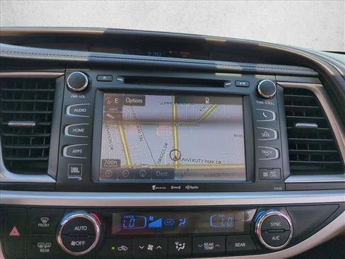 Used 2017 Toyota Highlander Limited Platinum AWD/4WD image 13