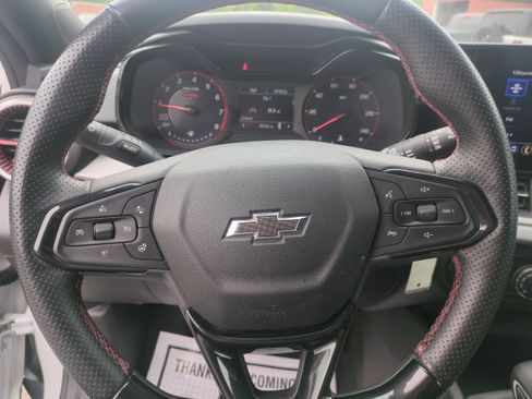 Used 2024 Chevrolet Trax RS w/ Driver Confidence Package FWD image 10