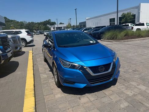 Used 2021 Nissan Versa S FWD image 4
