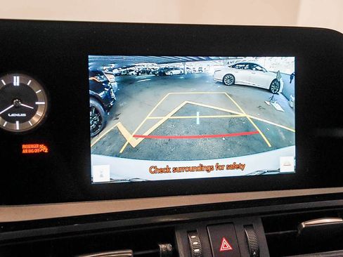 Used 2025 Lexus ES 300h w/ Premium Package FWD image 27