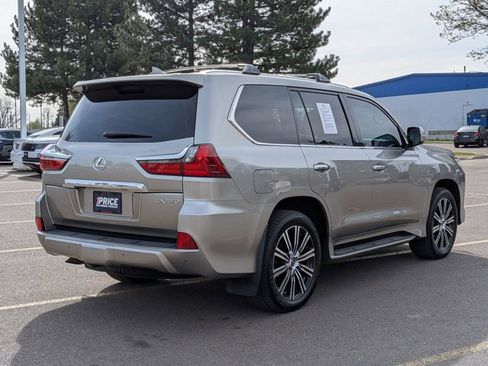 Used 2021 Lexus LX 570 4WD w/ Luxury Package image 5