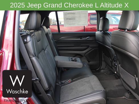 New 2025 Jeep Grand Cherokee L Altitude image 22