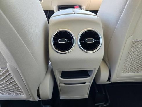 Used 2022 Mercedes-Benz GLB 250 image 13