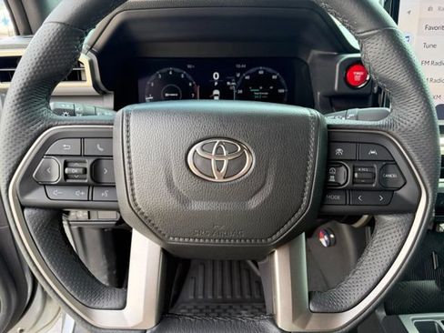 Used 2025 Toyota Tacoma TRD Sport RWD image 13