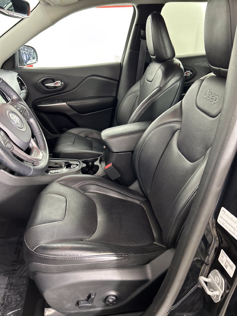 Used 2019 Jeep Cherokee Limited AWD/4WD image 13