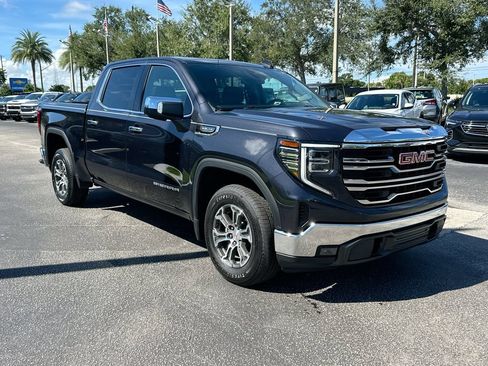 Used 2025 GMC Sierra 1500 SLT RWD image 3