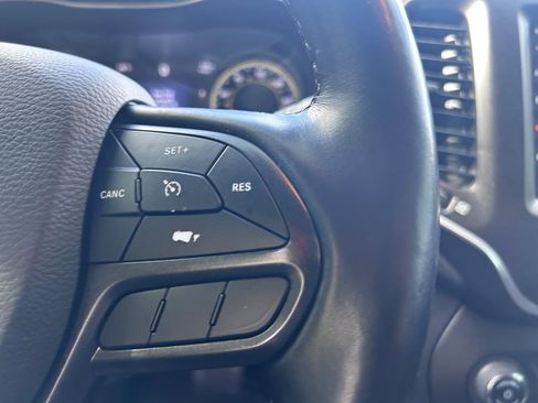 Used 2021 Jeep Cherokee Trailhawk w/ Comfort/Convenience Group image 14