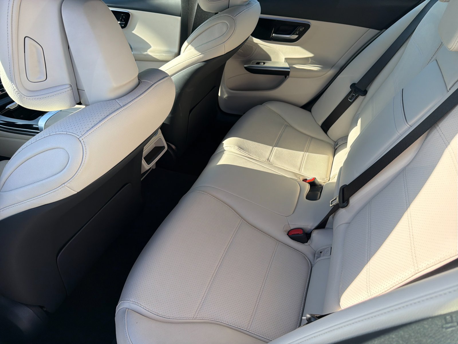 Used 2024 Mercedes-Benz C 300 Sedan image 9