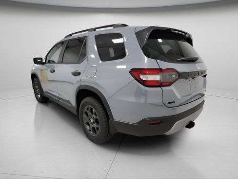 New 2025 Honda Pilot TrailSport image 4