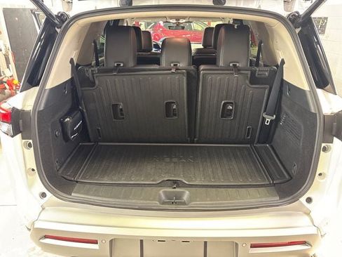 Certified 2025 Nissan Pathfinder Platinum w/ Cargo Package FWD image 48