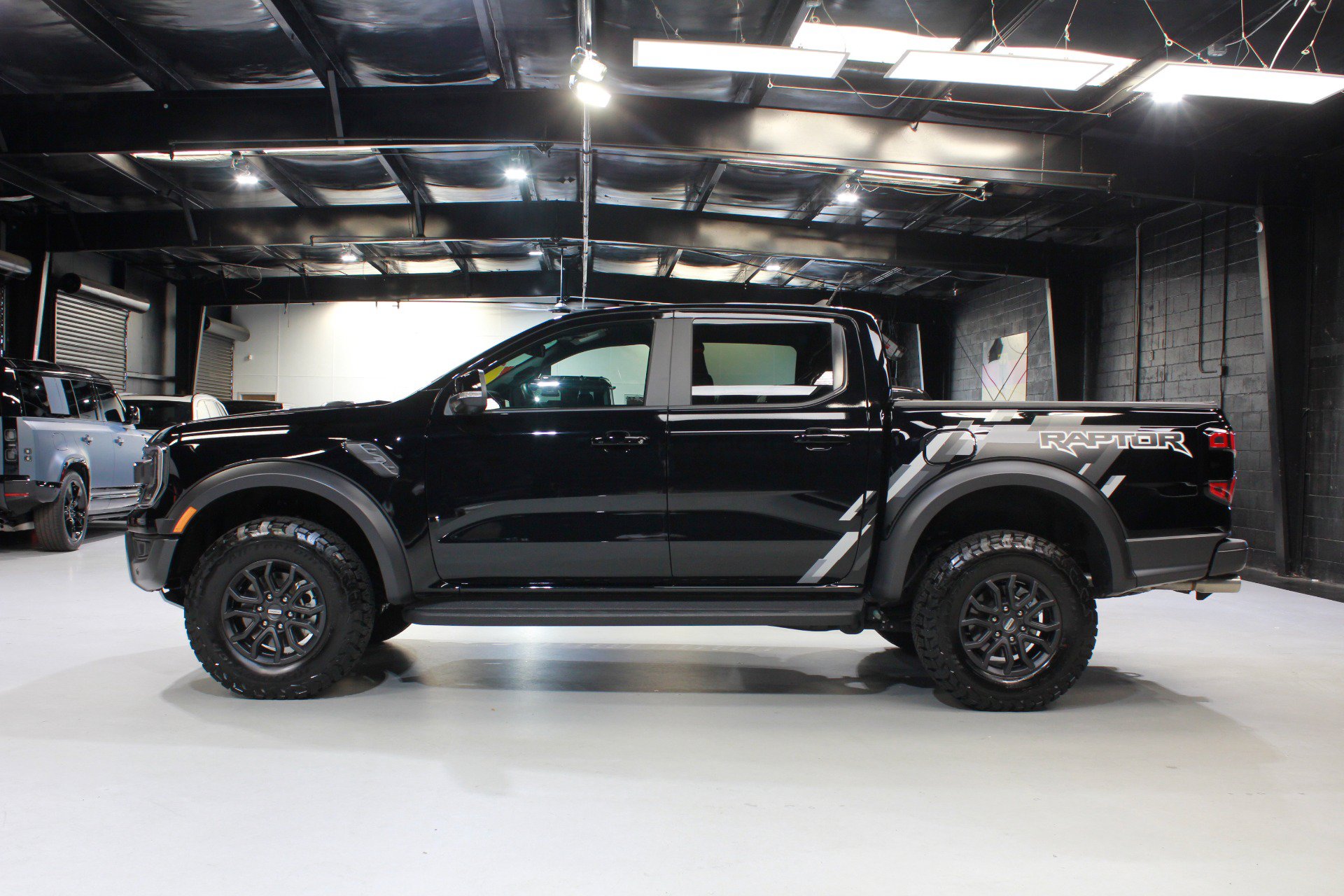 Used 2025 Ford Ranger Raptor AWD/4WD image 2