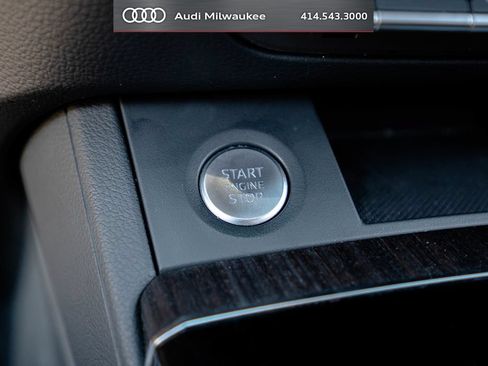 Used 2023 Audi Q5 2.0T Premium w/ Convenience Package AWD/4WD image 29