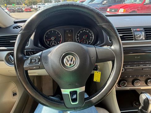 Used 2014 Volkswagen Passat 1.8T Wolfsburg Edition FWD image 17