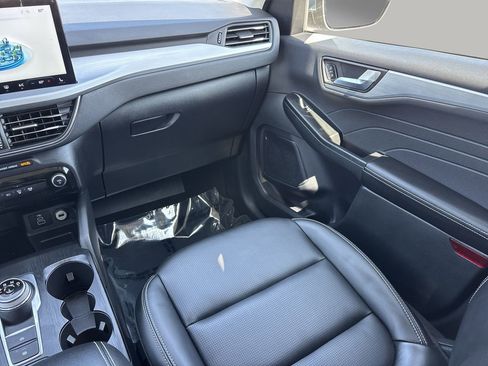Used 2024 Ford Escape Platinum image 16