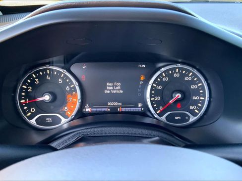 Used 2017 Jeep Renegade Limited FWD image 22