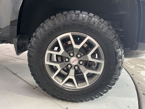 Used 2022 GMC Canyon AT4 image 15