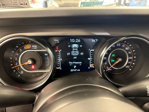 Used 2022 Jeep Wrangler Sport AWD/4WD image 18