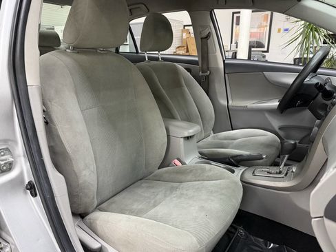 Used 2012 Toyota Corolla LE FWD image 17