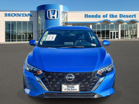 Used 2024 Nissan Sentra SV FWD image 2