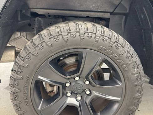 Used 2023 RAM 1500 Big Horn AWD/4WD image 40