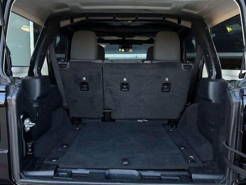 Used 2025 Jeep Wrangler Unlimited Sport AWD/4WD image 13