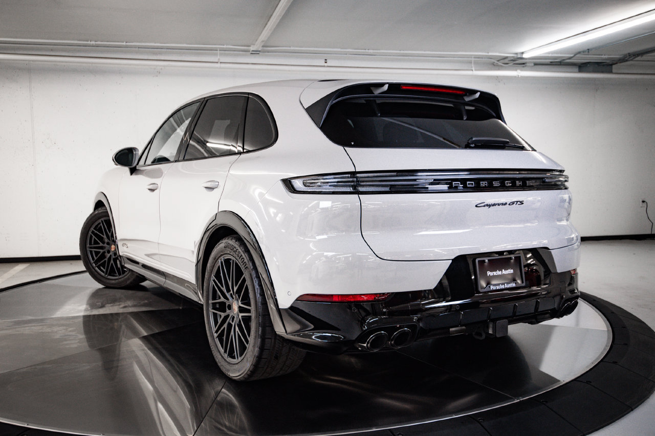 Certified 2026 Porsche Cayenne GTS AWD/4WD image 3