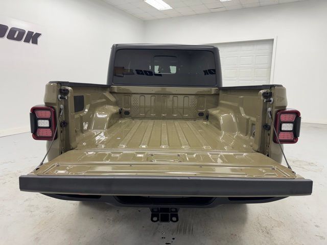 Used 2026 Jeep Gladiator Mojave AWD/4WD image 26