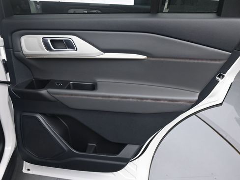 New 2026 Ford Explorer Active image 19