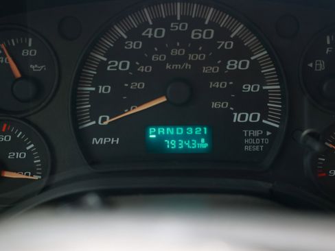 Used 2004 Chevrolet Express 3500 image 36