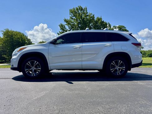 Used 2016 Toyota Highlander XLE w/ Protection Package #3 AWD/4WD image 3