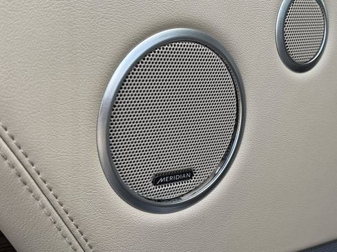 Used 2018 Land Rover Range Rover Long Wheelbase Supercharged image 16