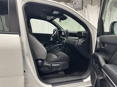 Used 2025 Toyota 4Runner TRD Off-Road image 54