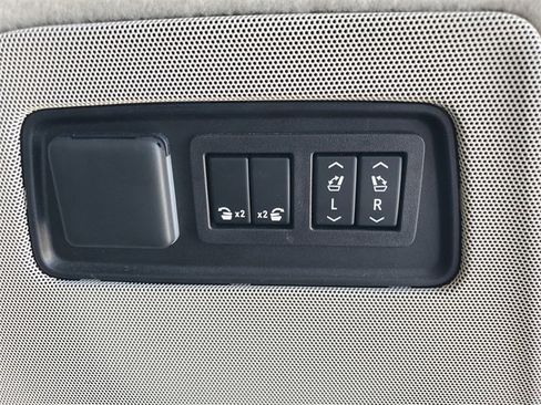 Used 2023 Cadillac Escalade Sport Platinum image 34